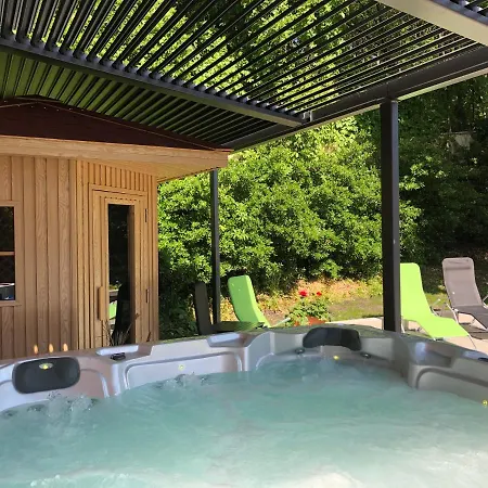 מלון Aqua אגר