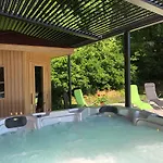 Aqua Hotel