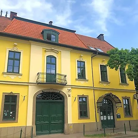 Aqua Hotel Eger