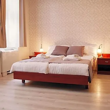 Hotel Aqua 3*