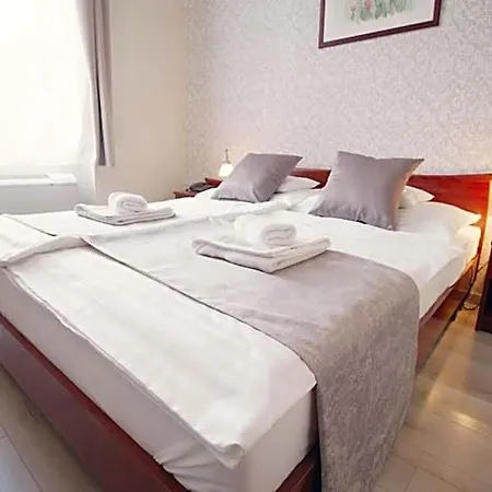 Aqua Hotel Eger