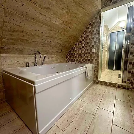 Aqua Hotel